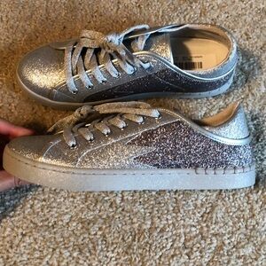 Gianni Bini GB silver glitter sneaker lace up low top shoe size  7.5